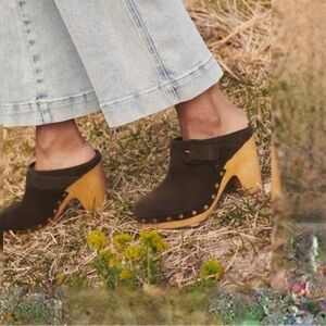 veronica beard dacey buckle suede clog
